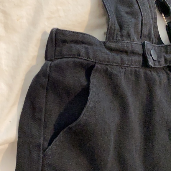 NWOT Le Lis Denim Cross-back Romper, size Medium - Picture 7 of 7